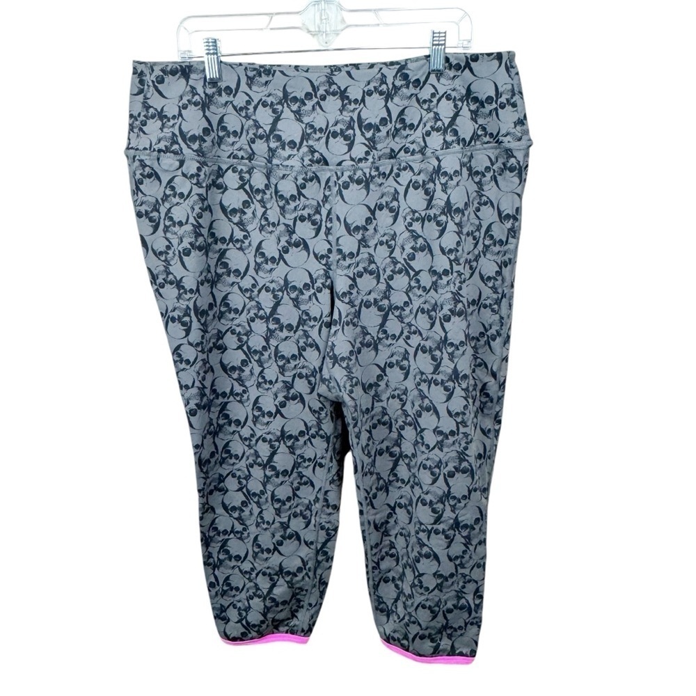 Torrid Active Black and Pink Skull Workout Nylon Spandex Cropped Pant